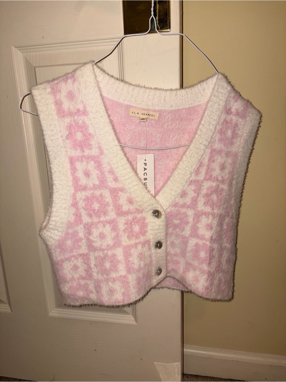 La Hearts Pink & White Floral-Check V-Neck Buttoned Knit Vest